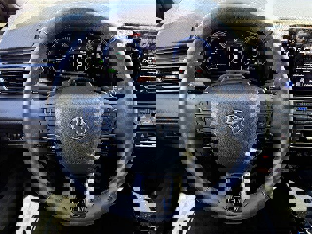 Used 2025 Toyota Camry XSE image 13