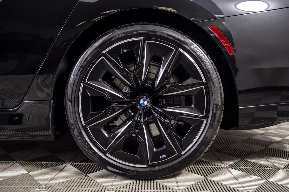 Used 2026 BMW i7 eDrive50 w/ M Sport Package RWD image 40