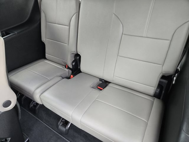 Used 2026 GMC Acadia Elevation w/ Elevation Premium Package FWD image 30