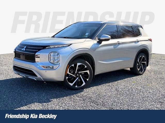 Used 2023 Mitsubishi Outlander SEL image 1