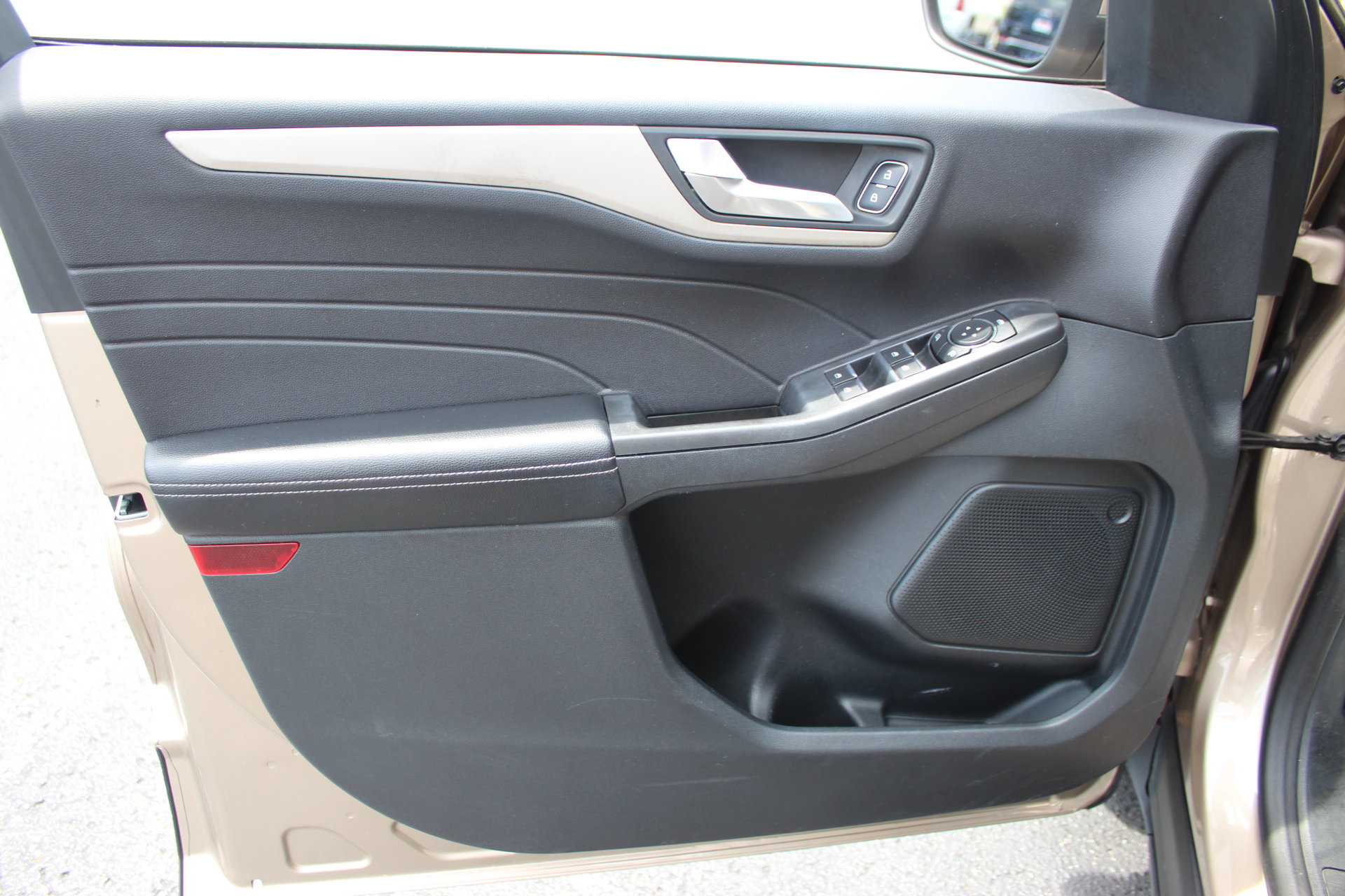 Used 2021 Ford Escape SEL FWD image 11