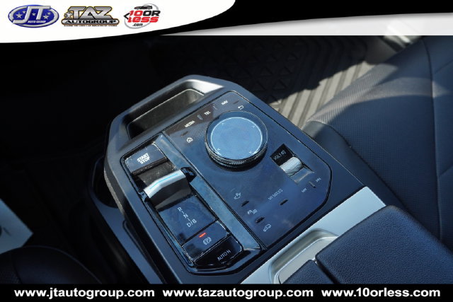Used 2022 BMW iX xDrive50 w/ Sport Package AWD/4WD image 19