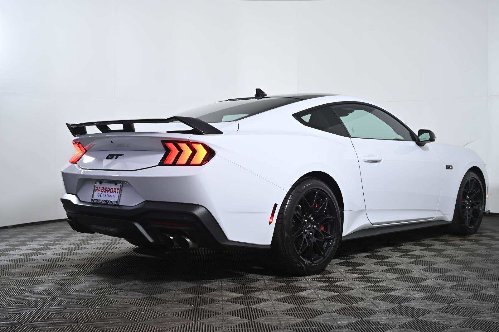 Used 2024 Ford Mustang GT Premium w/ GT Performance Package image 8