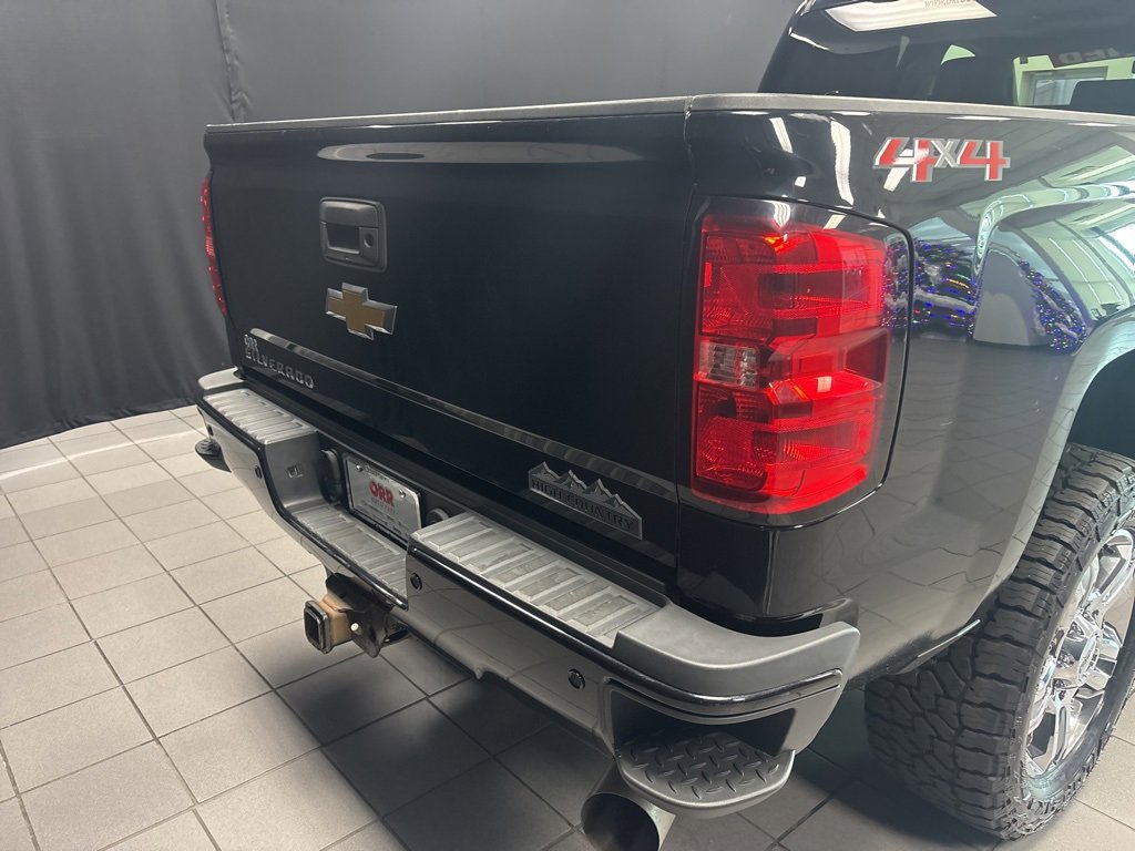 Used 2018 Chevrolet Silverado 2500 High Country w/ Duramax Plus Package image 4