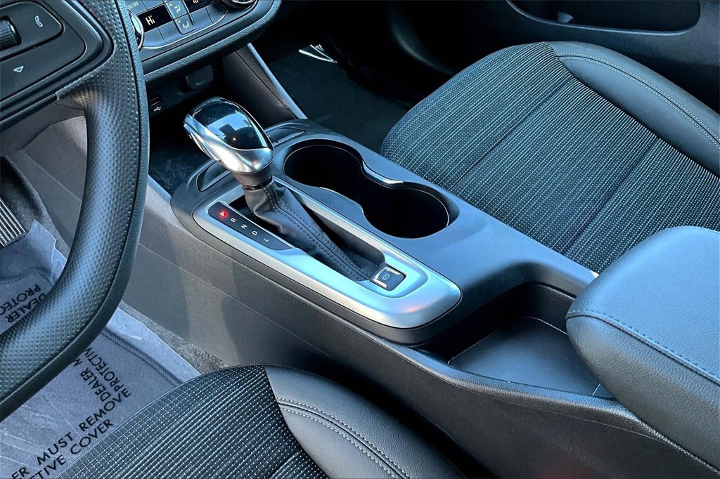 Used 2025 Buick Envista Preferred image 17