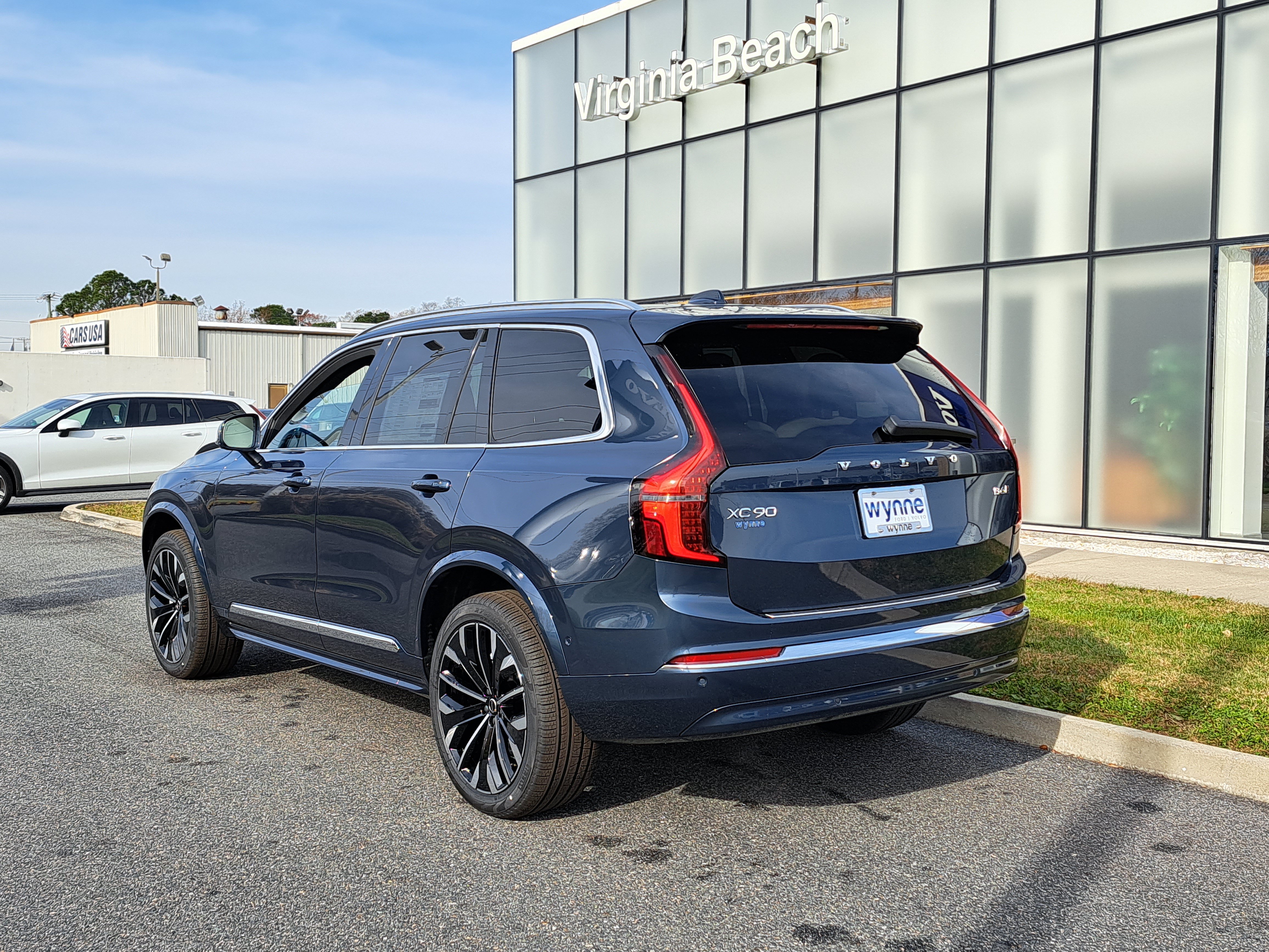 New 2026 Volvo XC90 B6 Plus w/ Protection Package Premier AWD/4WD image 4
