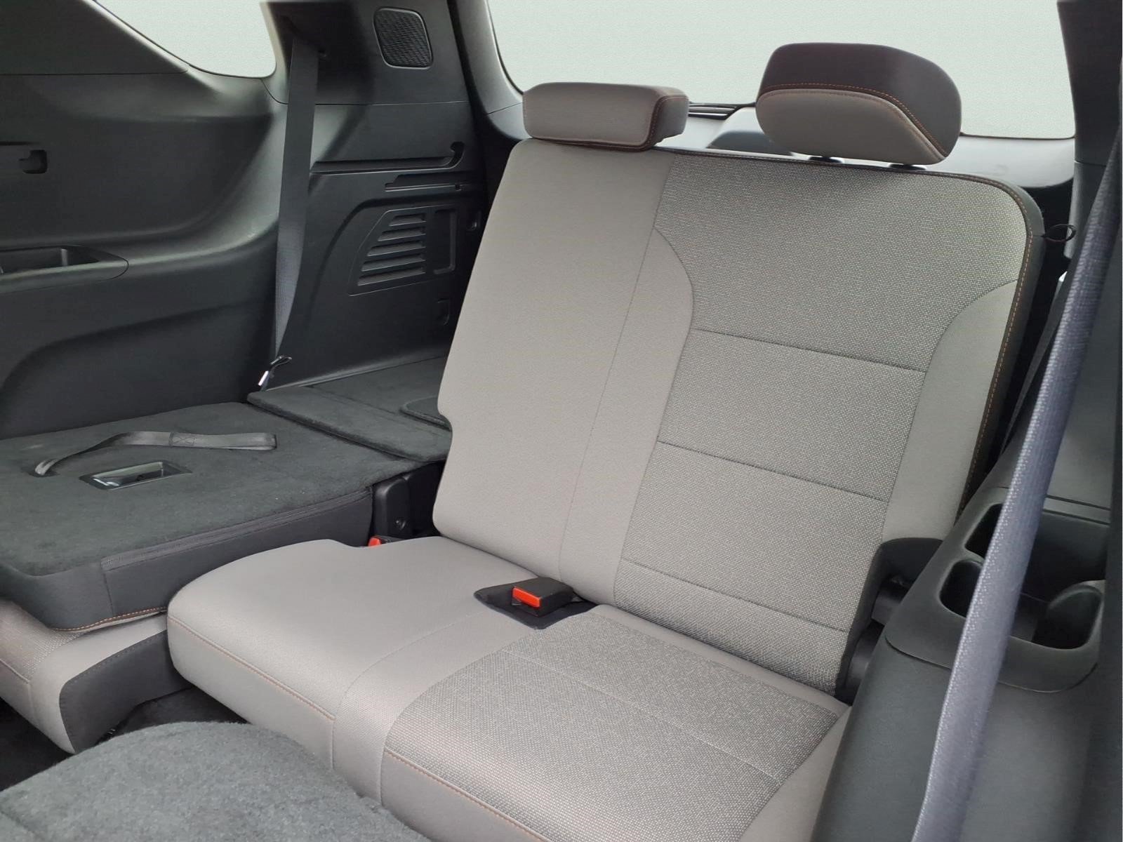 Used 2026 Chevrolet Traverse LT w/ Driver Confidence Package FWD image 24