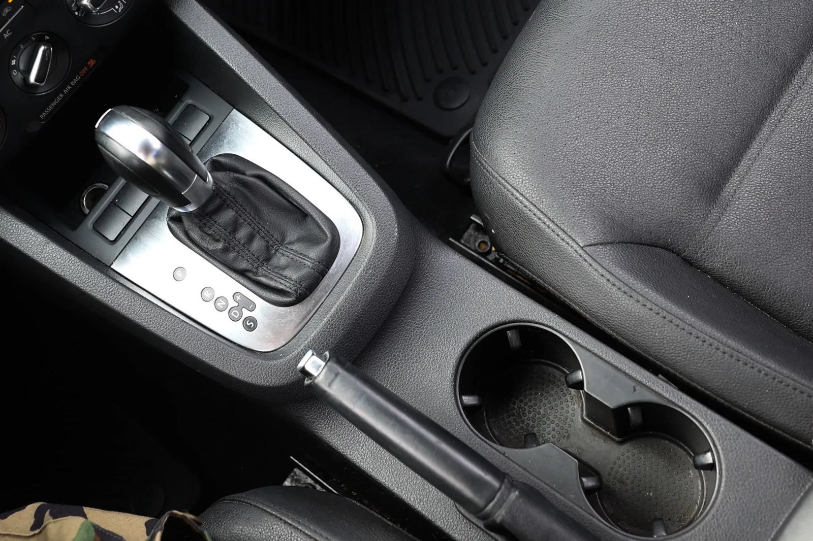 Used 2012 Volkswagen Jetta SE FWD image 35