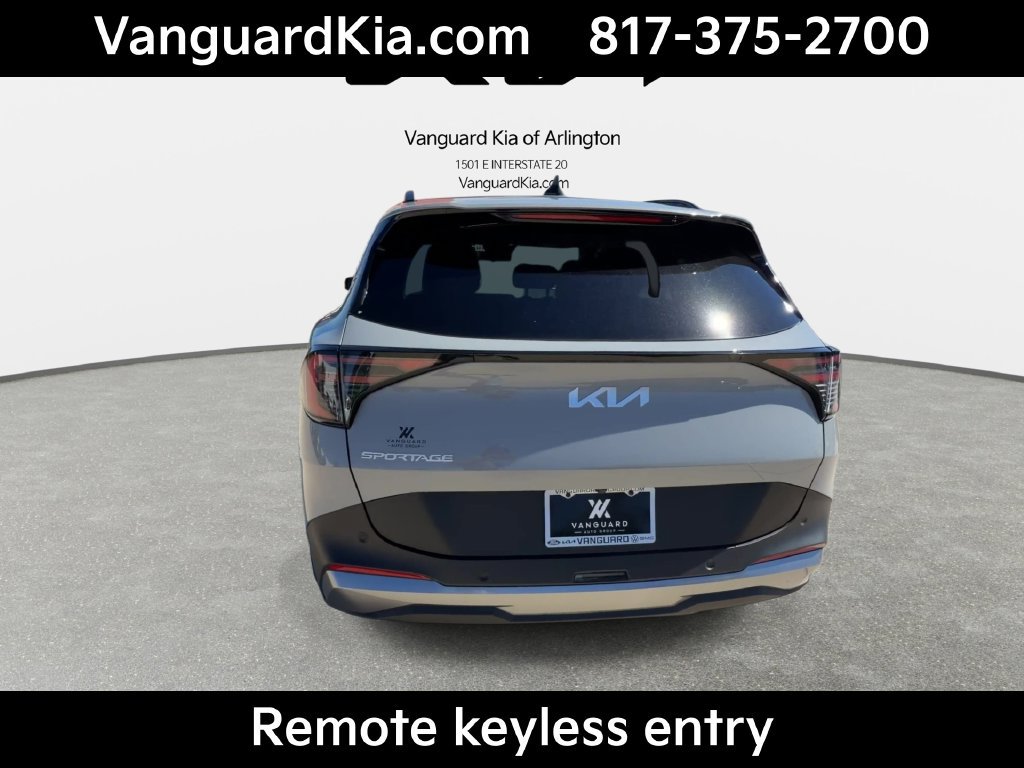 Certified 2026 Kia Sportage EX w/ EX Panorama Roof Package FWD image 8