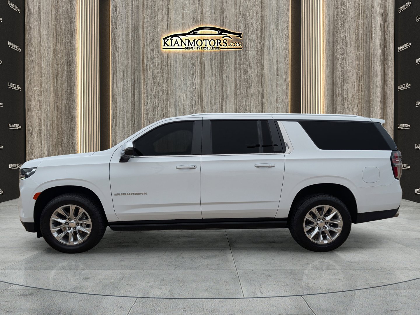 Used 2022 Chevrolet Suburban Premier w/ Max Trailering Package AWD/4WD image 5