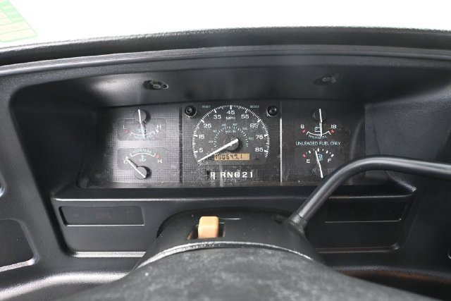 Used 1995 Ford E-150 and Econoline 150 Club Wagon RWD image 20