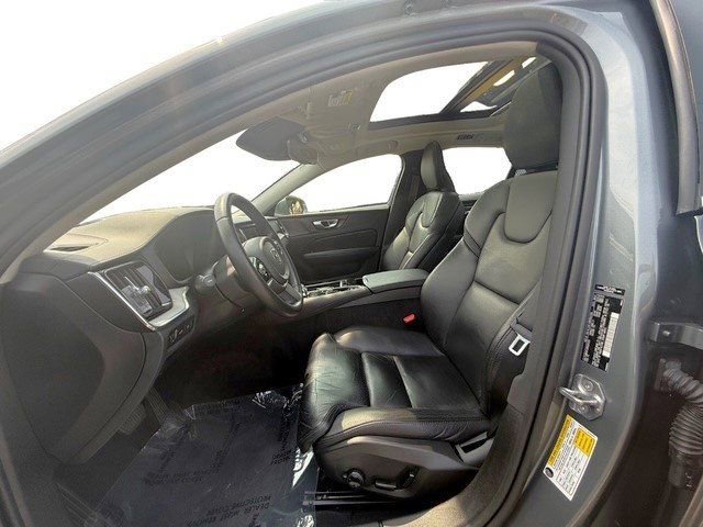 Used 2021 Volvo S60 T8 Inscription image 11