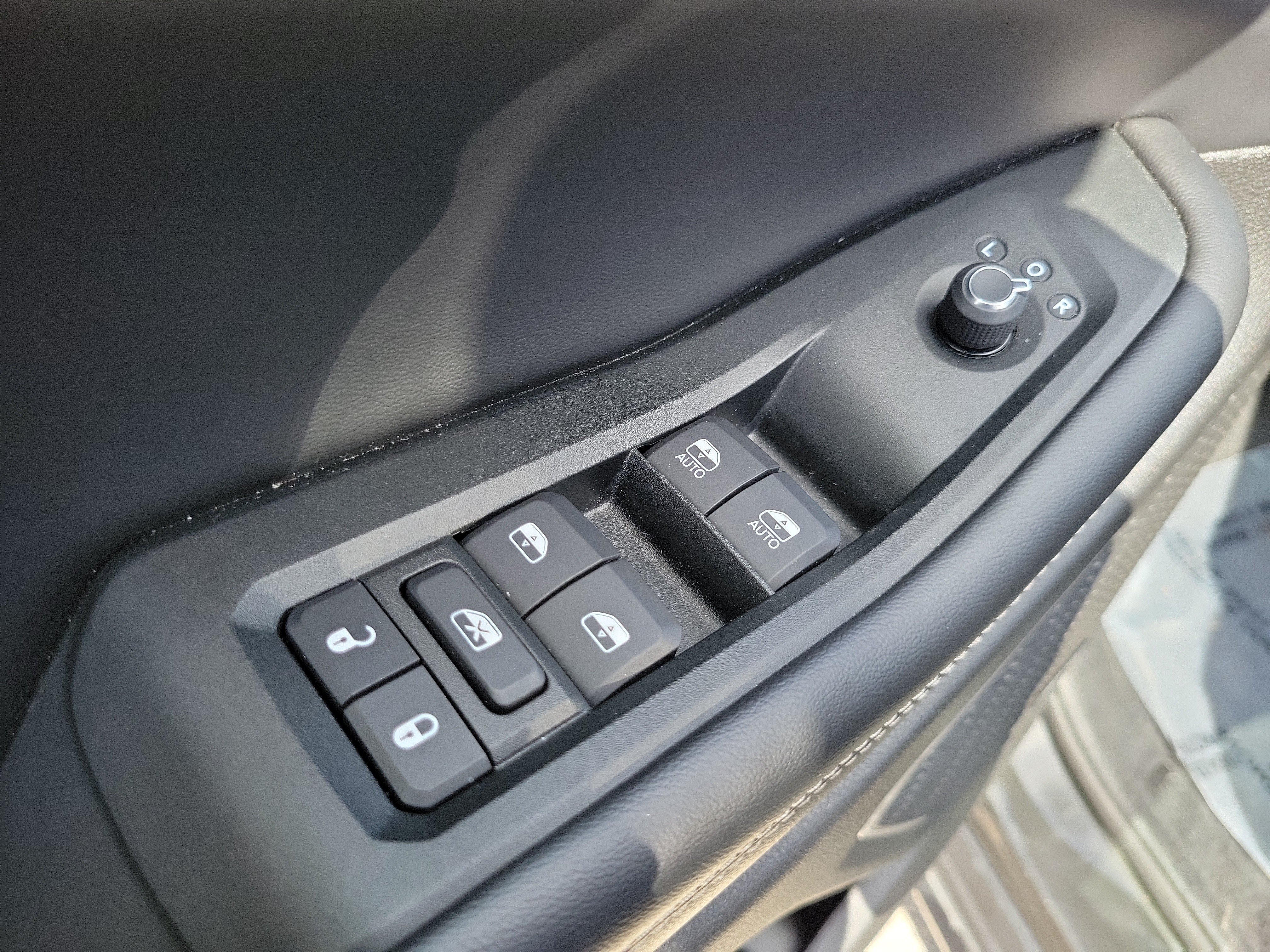 Used 2024 Jeep Grand Cherokee Limited w/ Luxury Tech Group II RWD image 26