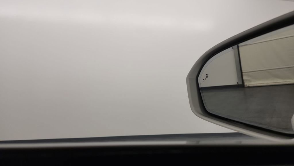 Used 2023 Lincoln Nautilus Reserve w/ Equipment Group 202A image 21