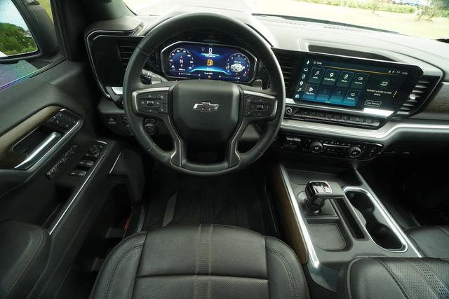 Used 2025 Chevrolet Silverado 1500 High Country w/ High Country Premium Package AWD/4WD image 17