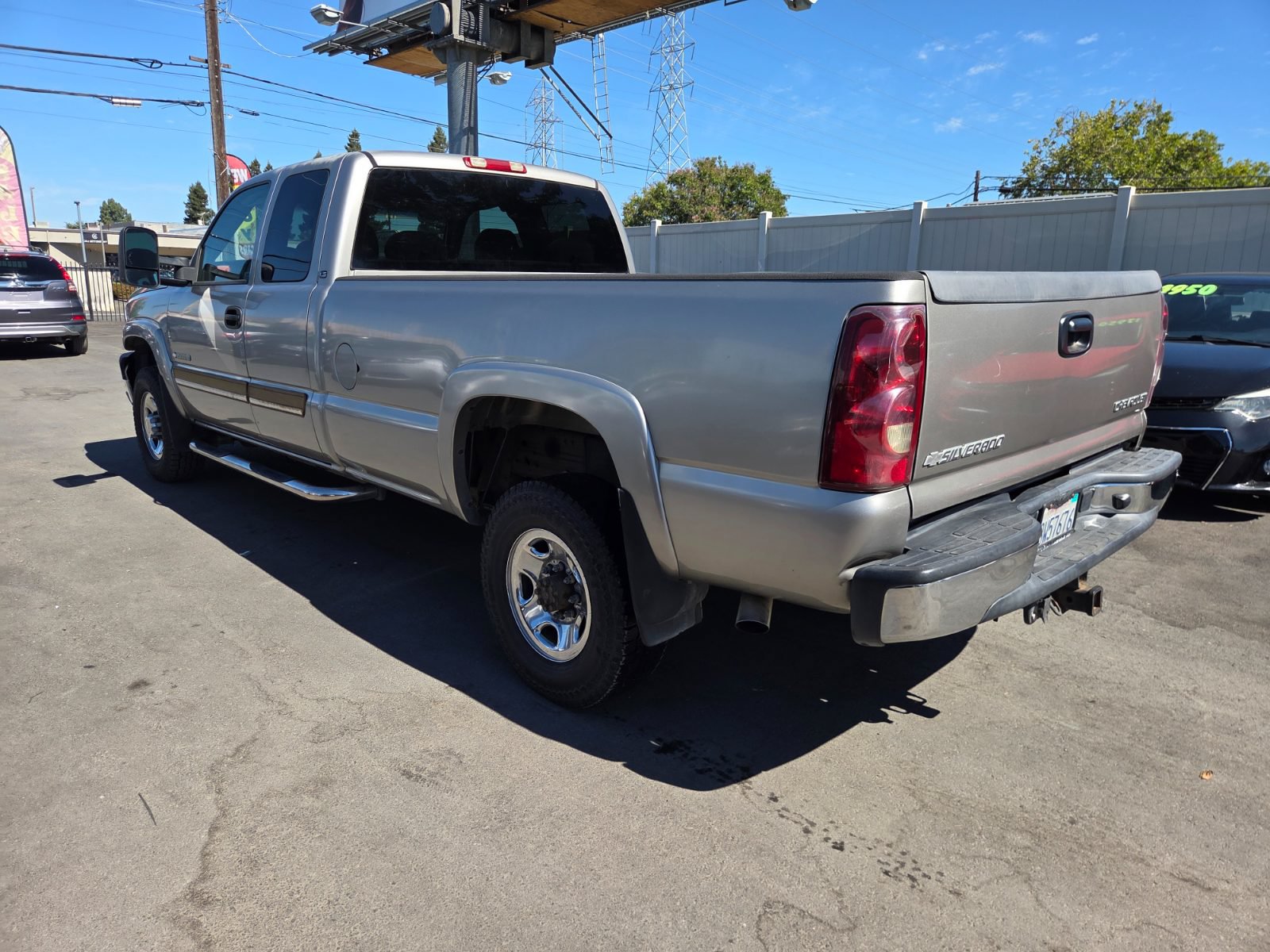 Used 2003 Chevrolet Silverado 2500 LS RWD image 2