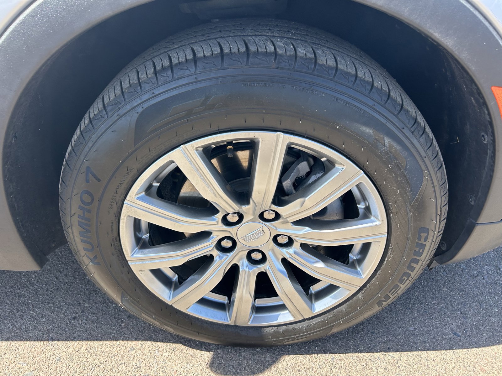 Certified 2022 Cadillac XT4 Premium Luxury w/ Safety Alert Package image 9