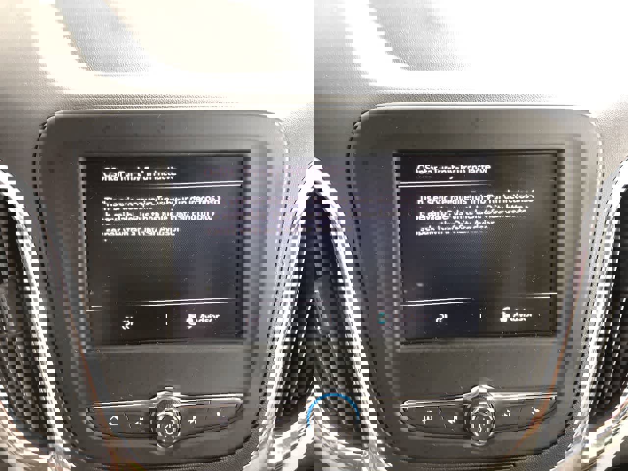 Used 2023 Chevrolet Equinox LT image 19