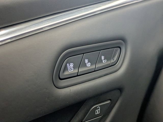 Certified 2023 Cadillac Escalade ESV Sport Platinum w/ LPO, Floor Liner Package AWD/4WD image 24