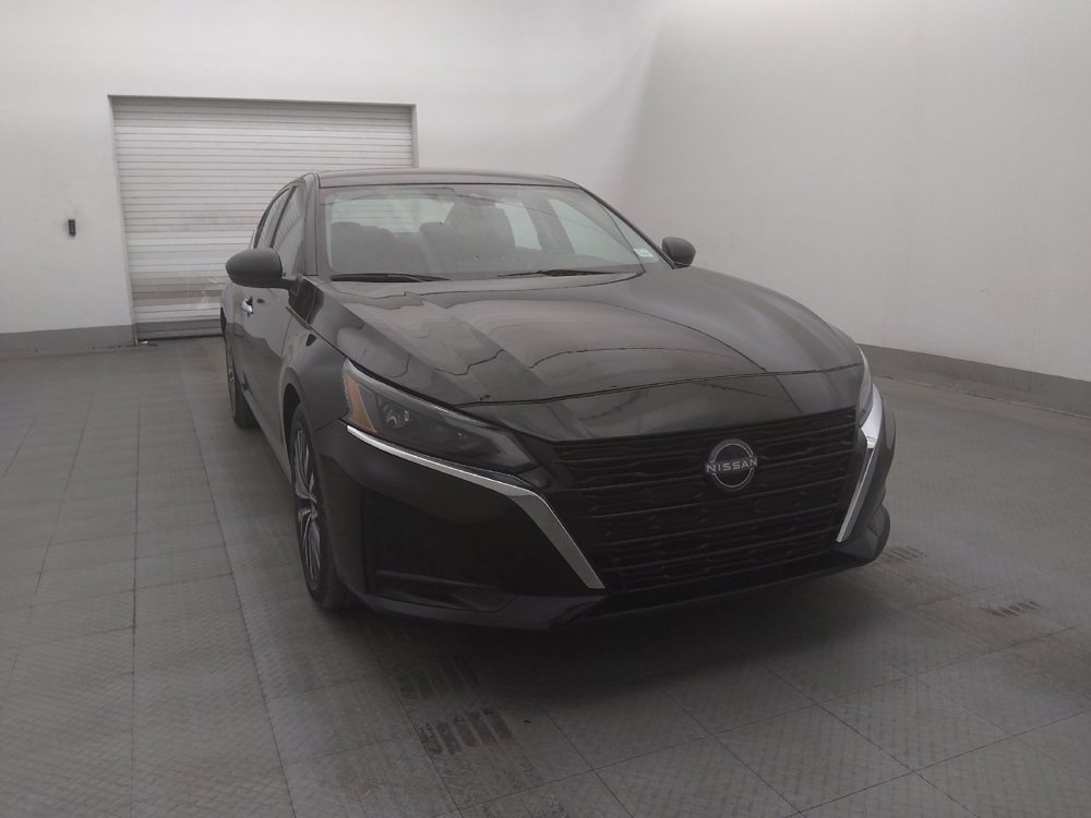 Used 2025 Nissan Altima 2.5 SV FWD image 14