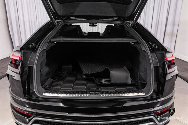 Used 2021 Lamborghini Urus AWD/4WD image 13