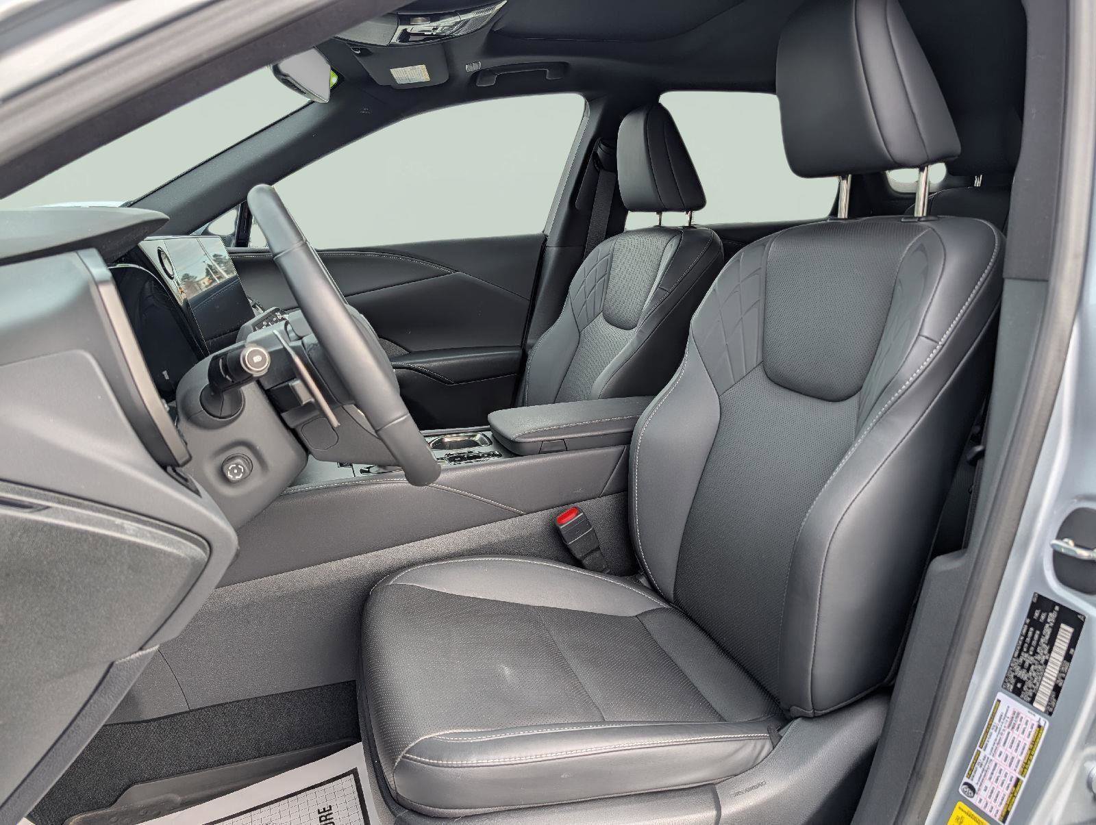 Used 2024 Lexus RX 350 Premium w/ Accessory Package (Z1) image 12