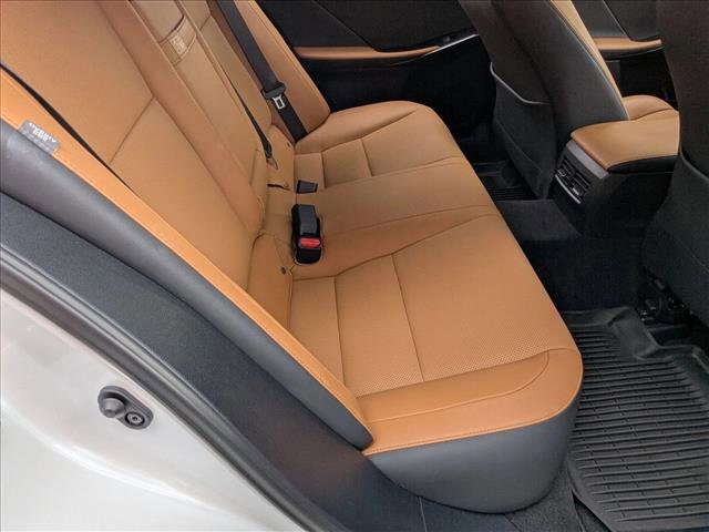 Used 2023 Lexus IS 300 w/ Comfort Package RWD image 19