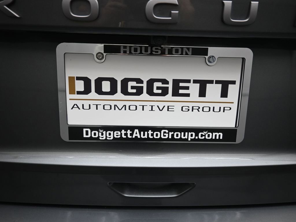 Used 2025 Nissan Rogue SV AWD/4WD image 2