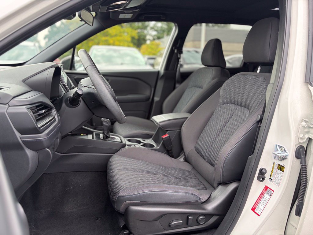 Used 2025 Subaru Forester Premium AWD/4WD image 21