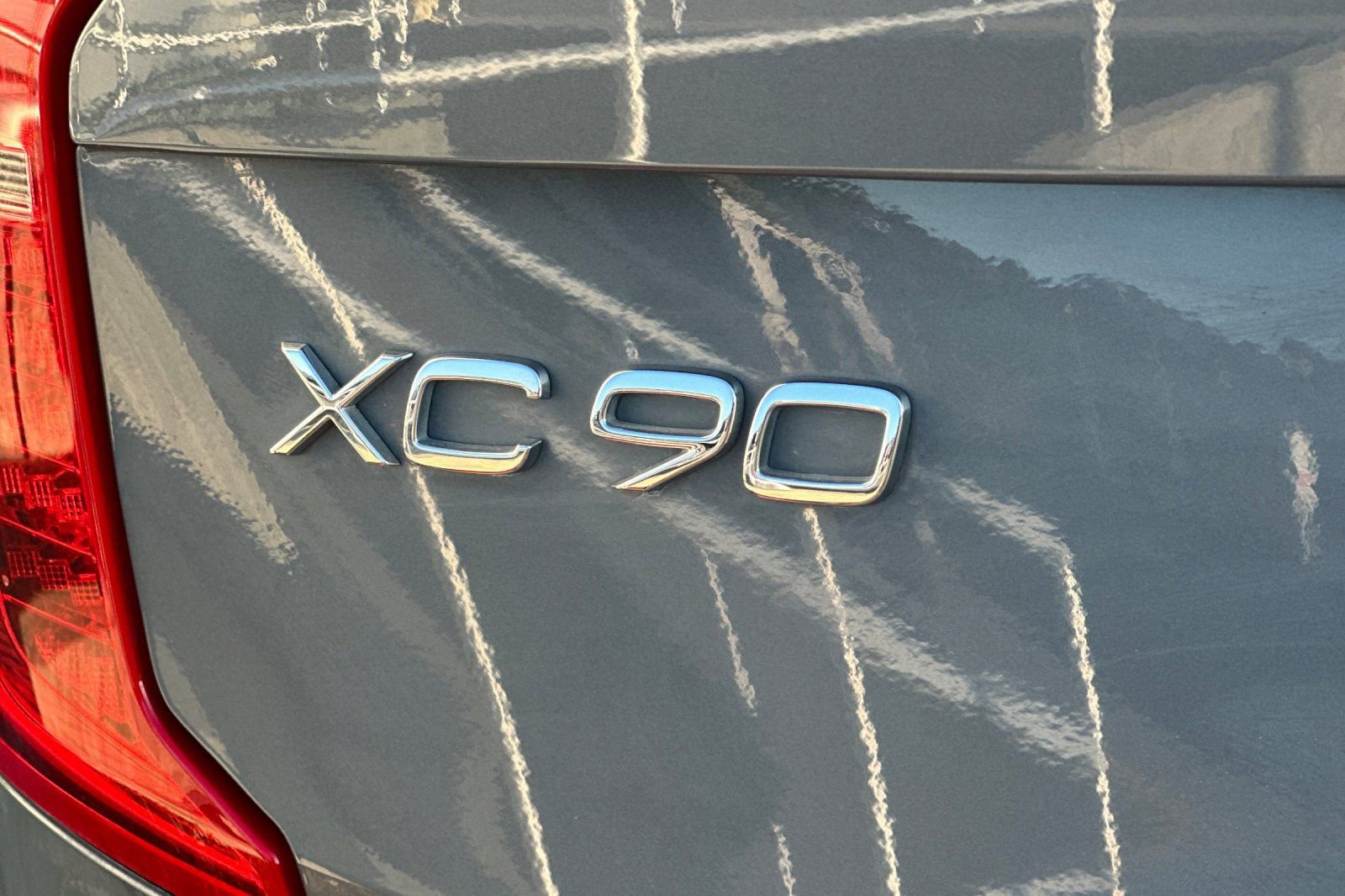 Used 2022 Volvo XC90 T8 R-Design image 12