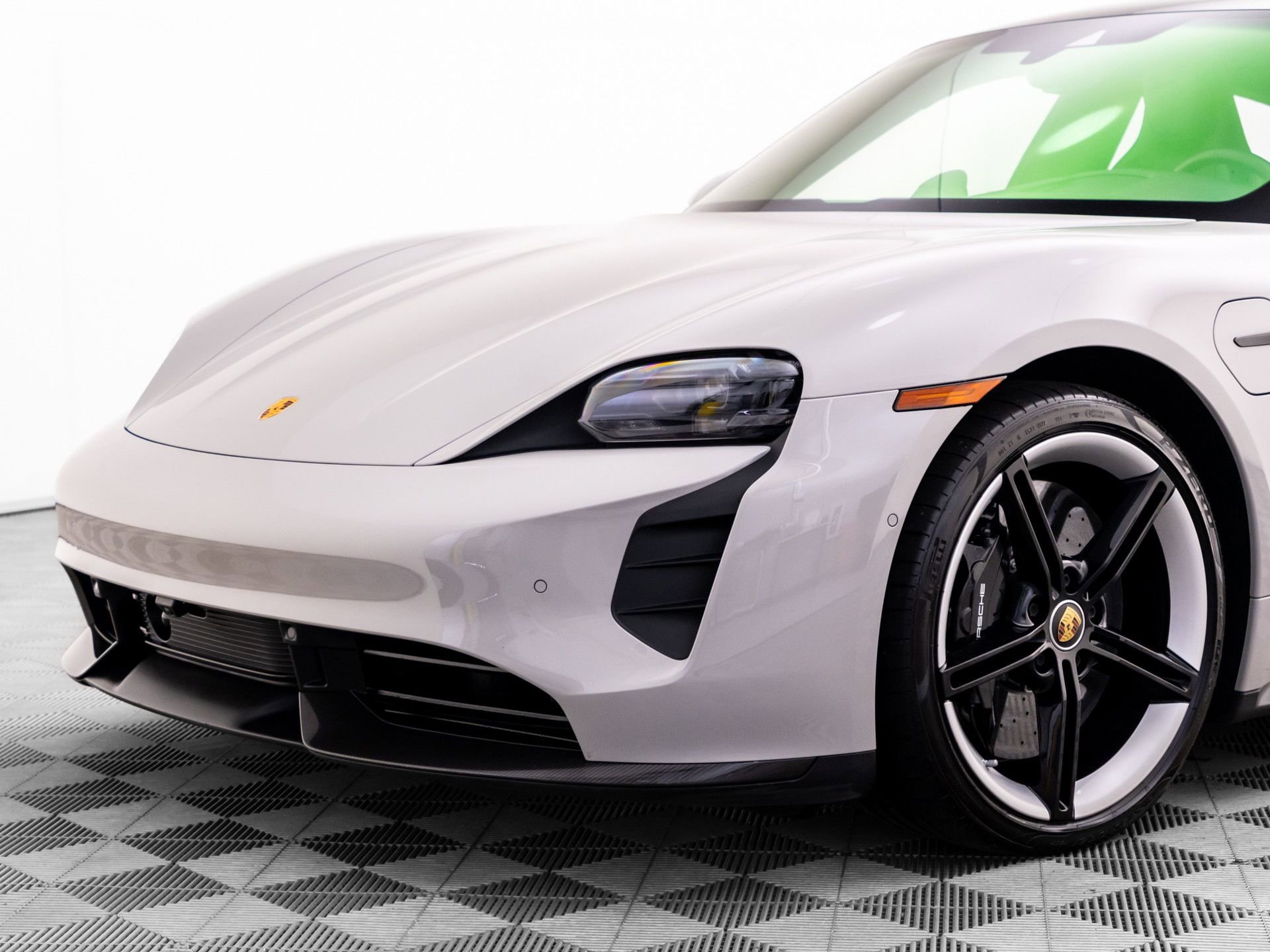 Used 2022 Porsche Taycan Turbo S image 39