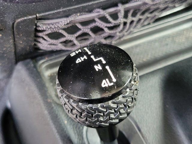 Used 2016 Jeep Wrangler Rubicon AWD/4WD image 27