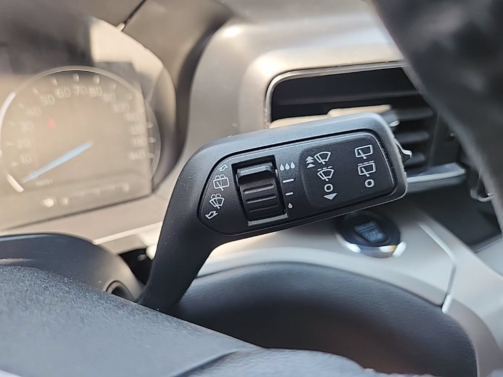 Used 2022 Ford Explorer XLT AWD/4WD image 16
