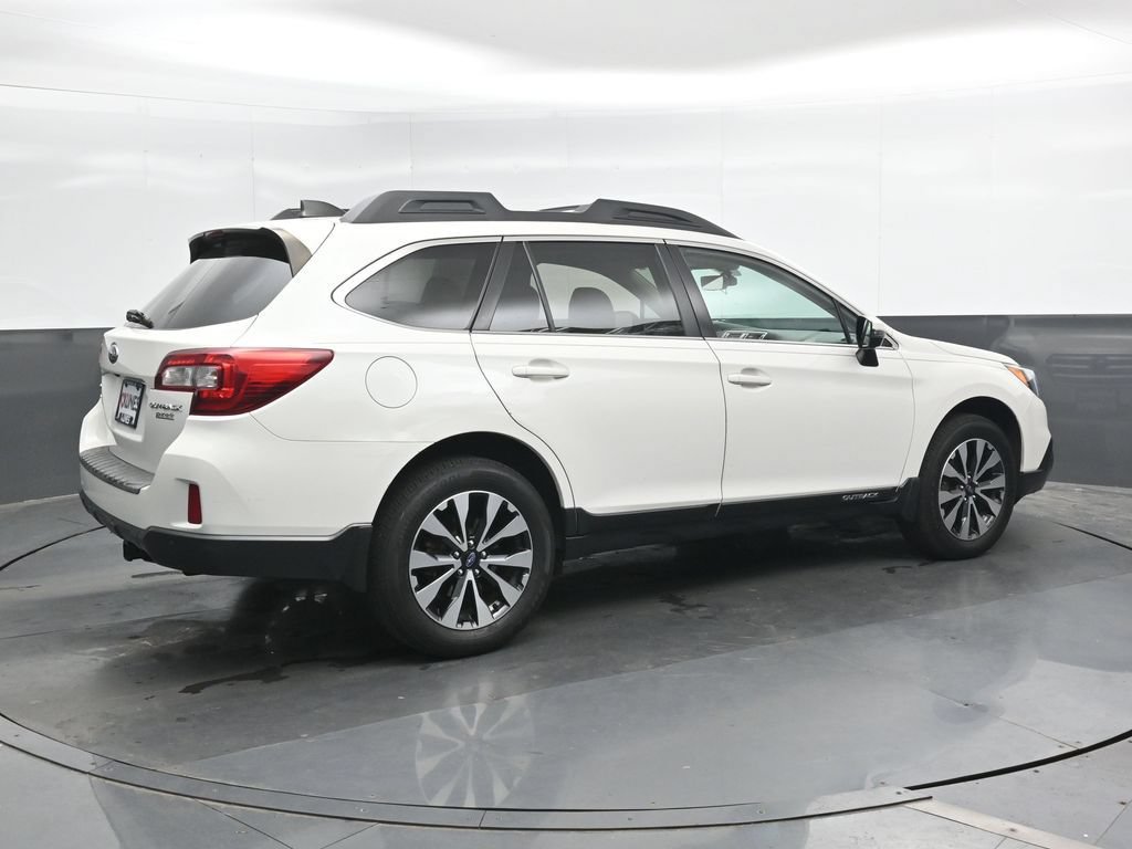 Used 2017 Subaru Outback 2.5i Limited AWD/4WD image 3