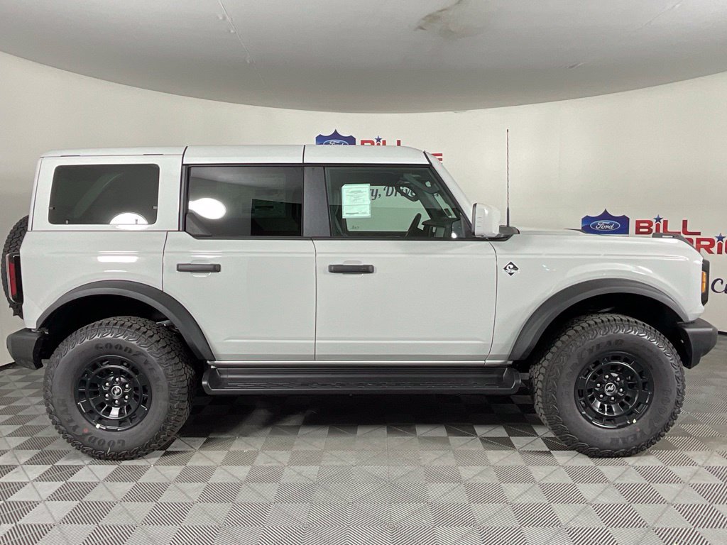 New 2026 Ford Bronco Outer Banks w/ Sasquatch Package AWD/4WD image 2