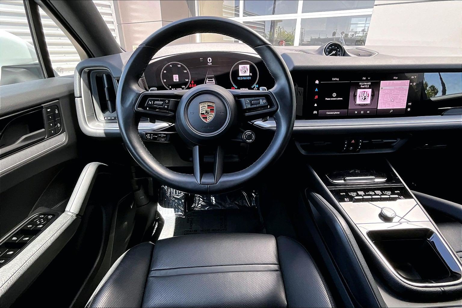 Used 2024 Porsche Cayenne Coupe AWD/4WD image 5