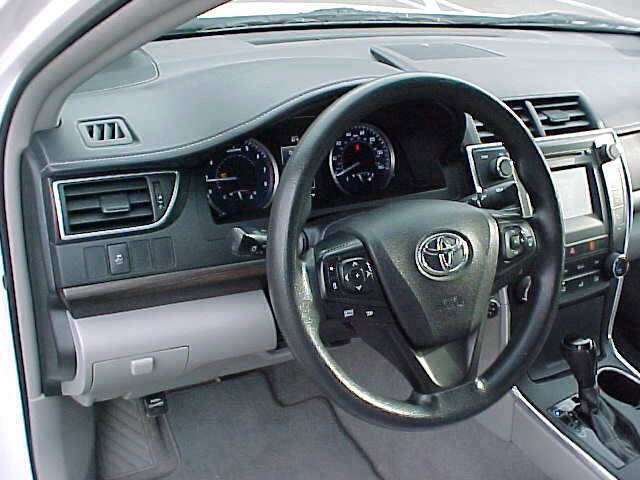 Used 2016 Toyota Camry LE image 21
