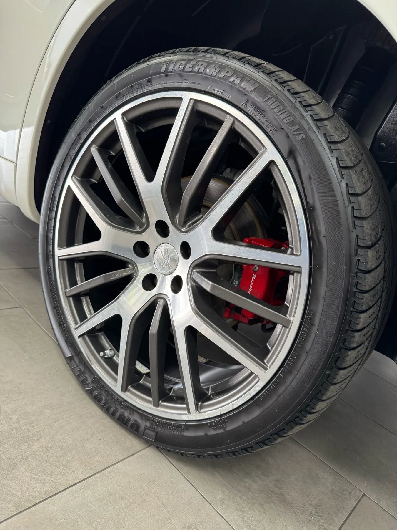 Used 2017 Maserati Levante w/ Sport Package image 44