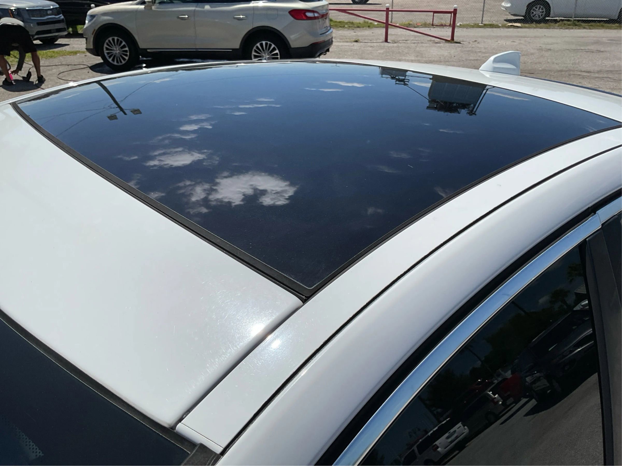 Used 2017 Jaguar XE Premium RWD image 12