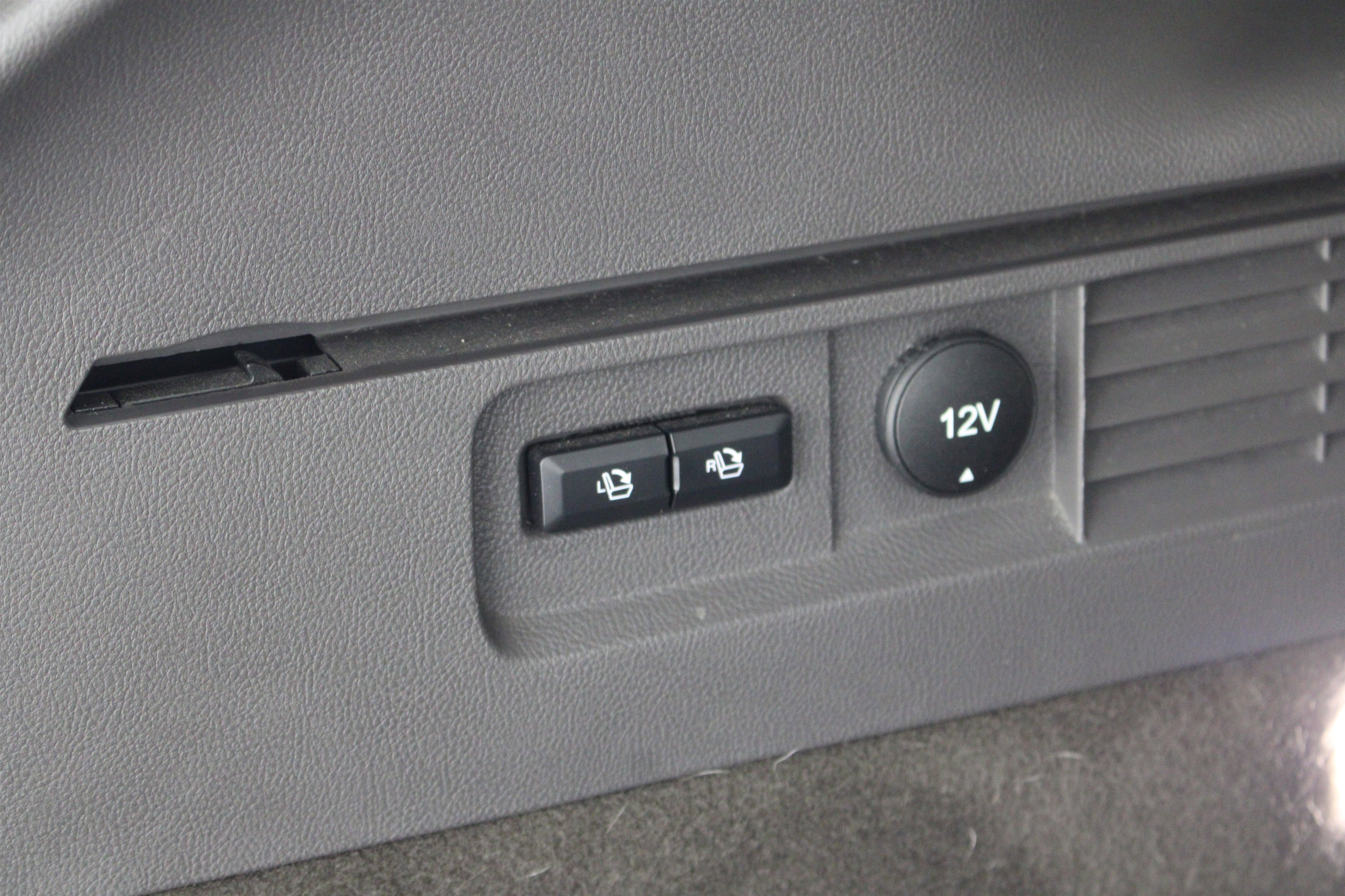 Used 2017 Lincoln MKX Select w/ Select Plus Package image 24