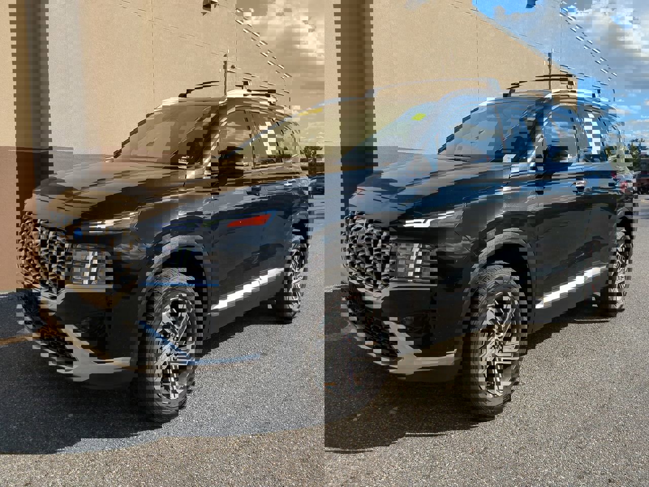 Used 2022 Hyundai Santa Fe SEL w/ Convenience Package image 8