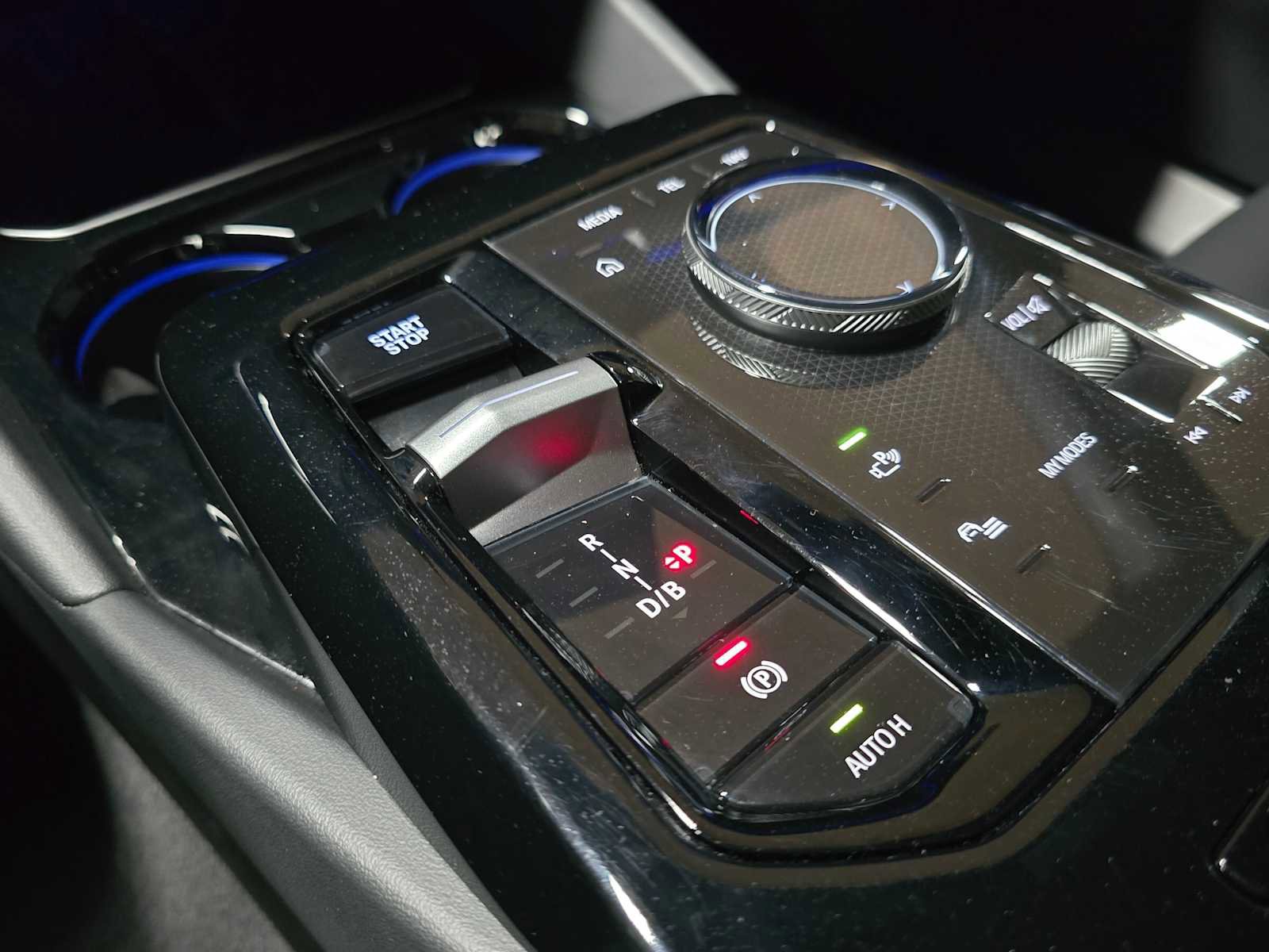 Used 2025 BMW i5 xDrive40 w/ Premium Package image 39