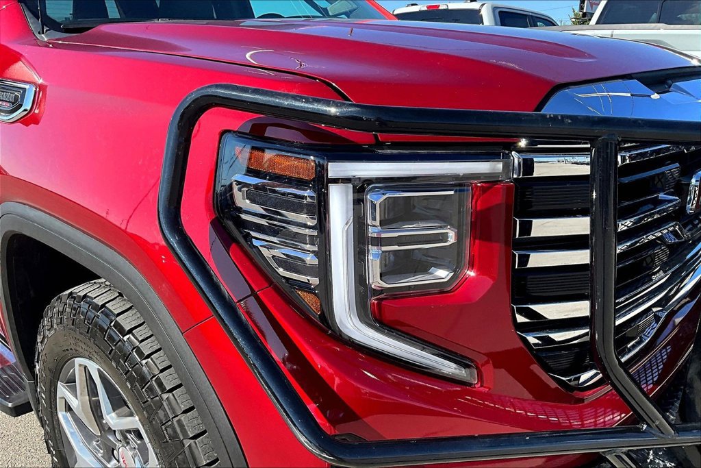 Used 2023 GMC Sierra 1500 SLT w/ SLT Premium Package AWD/4WD image 32