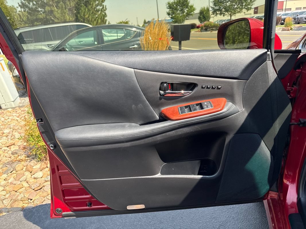 Used 2010 Lexus HS 250h Premium w/ Preferred Accessory Package FWD image 5