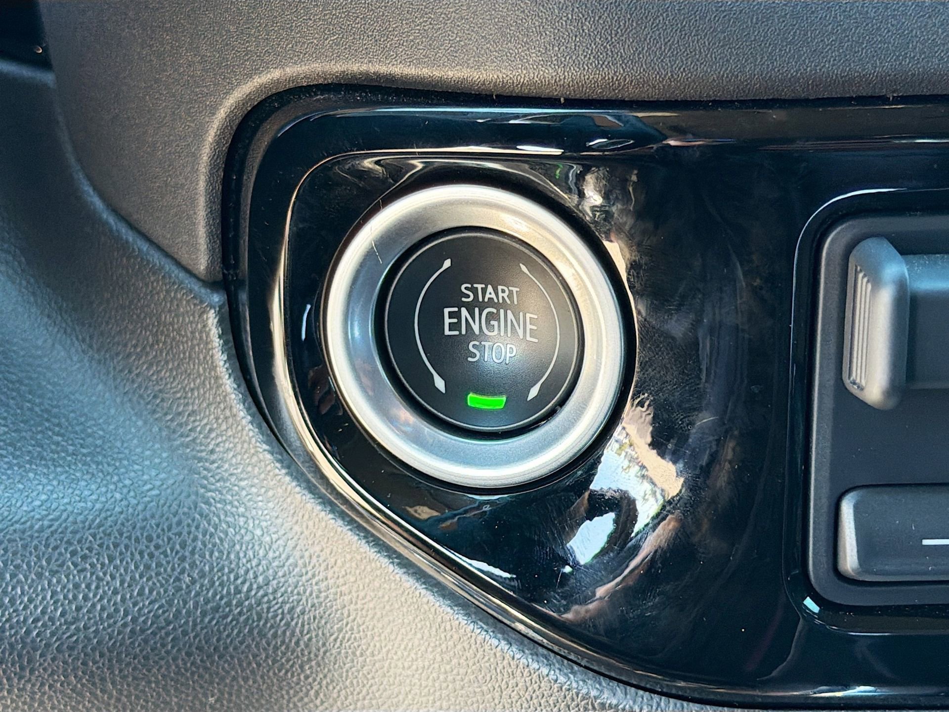 Used 2022 Chevrolet Silverado 1500 LTZ w/ LTZ Premium Package image 37