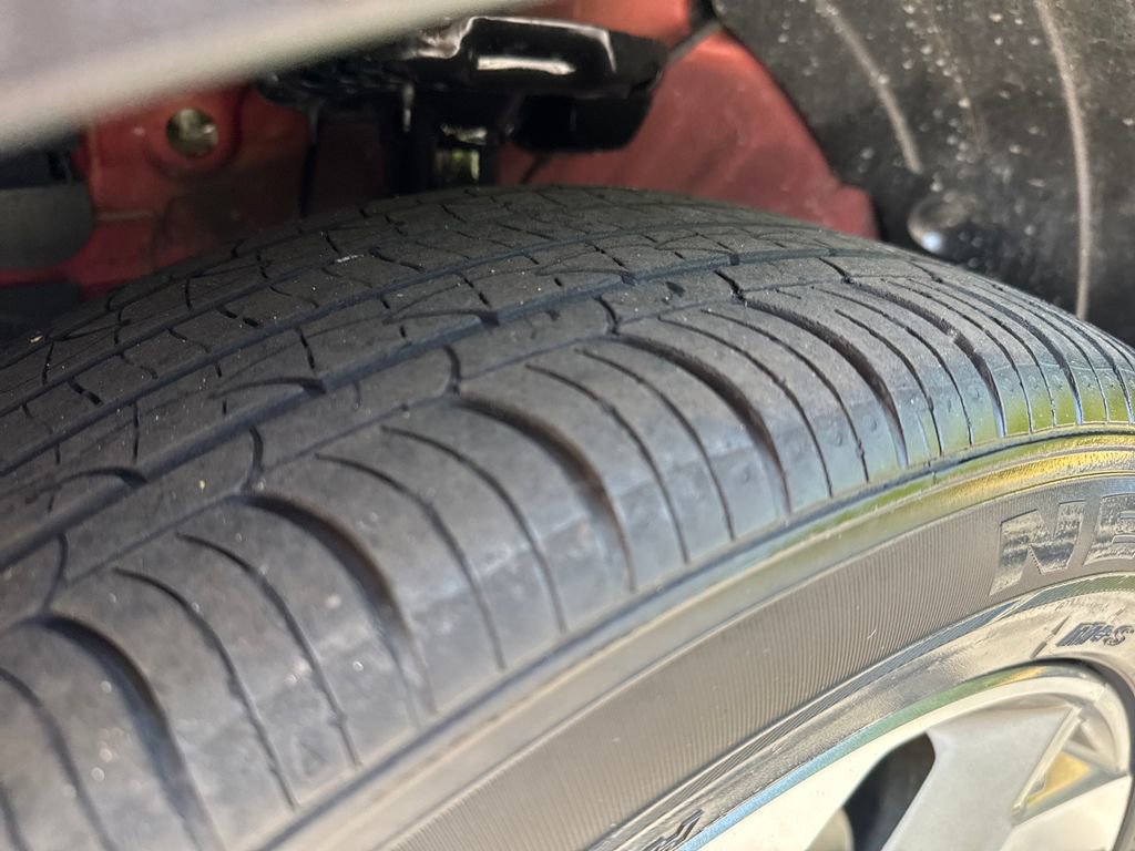 Used 2025 Hyundai Venue SEL FWD image 30