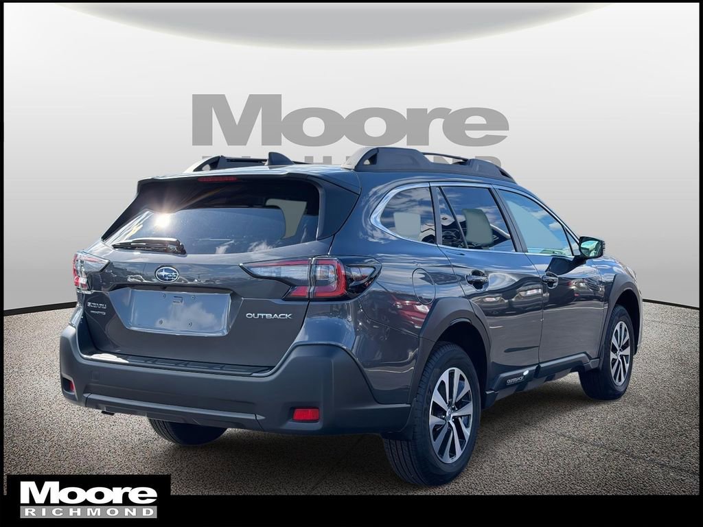 Used 2025 Subaru Outback Premium image 2