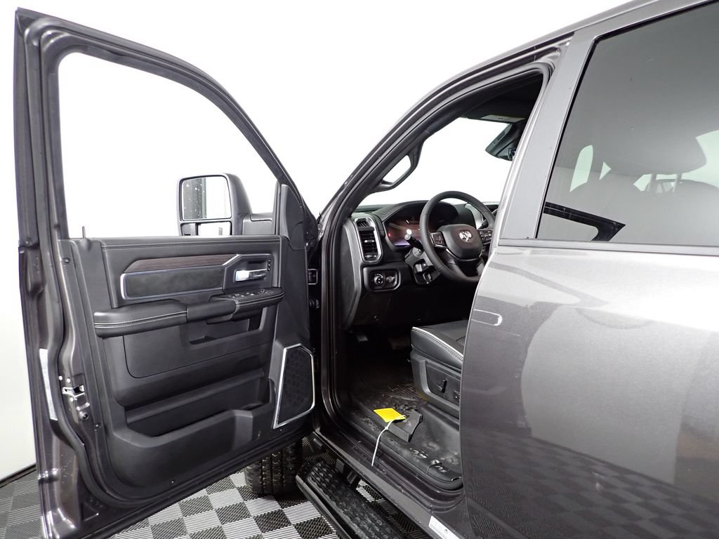 New 2026 RAM 2500 Laramie w/ Night Edition AWD/4WD image 20