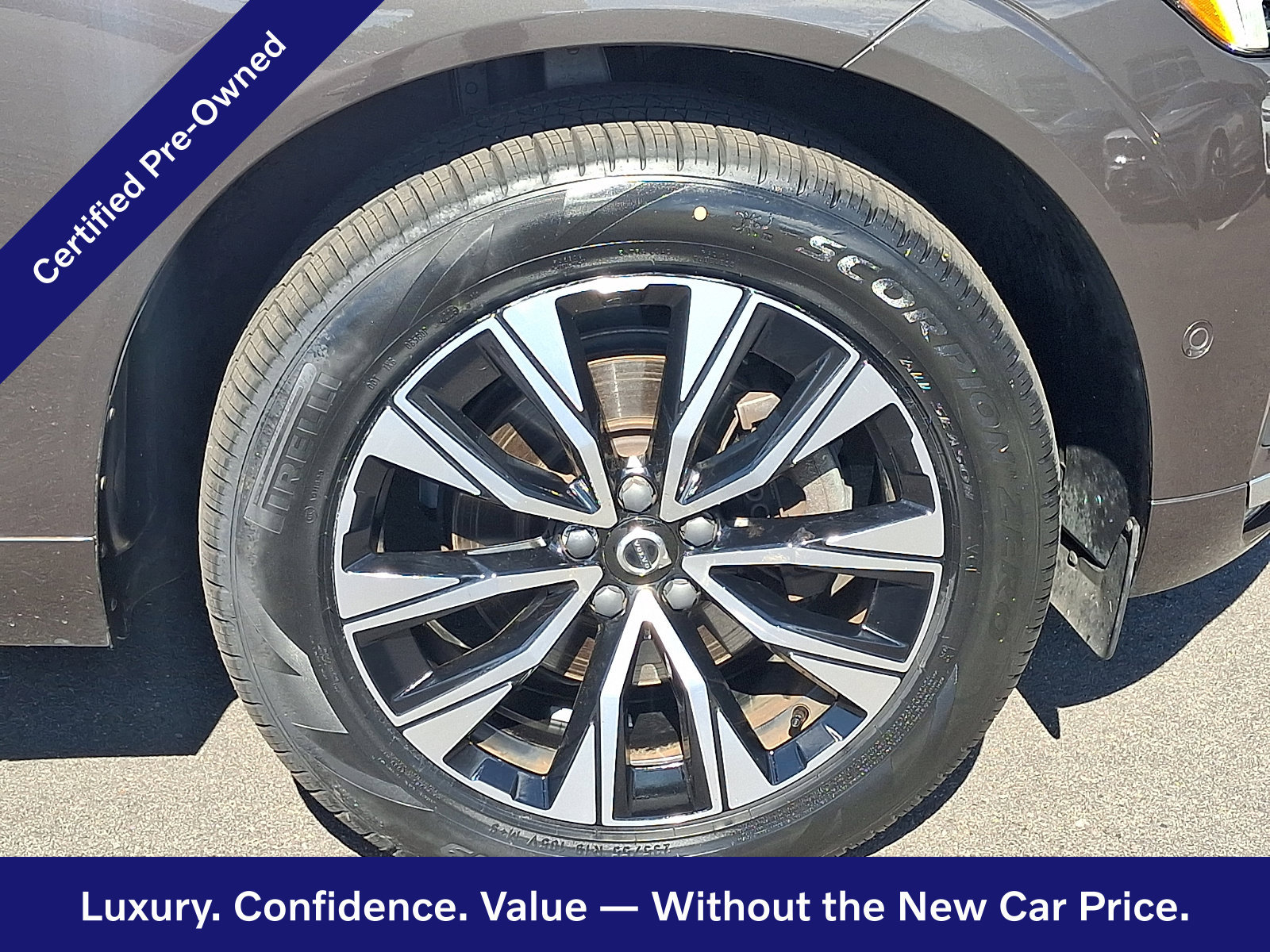 Certified 2023 Volvo XC60 B5 Plus w/ Climate Package AWD/4WD image 9