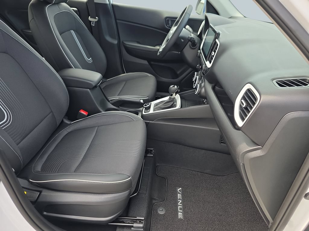 Certified 2026 Hyundai Venue SEL FWD image 33